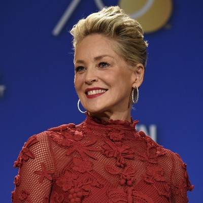 Где училась Шэрон Стоун